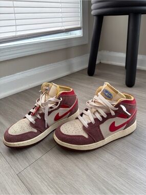Nike Men’s Maroon, Red and Beige High-Top Sneakers
